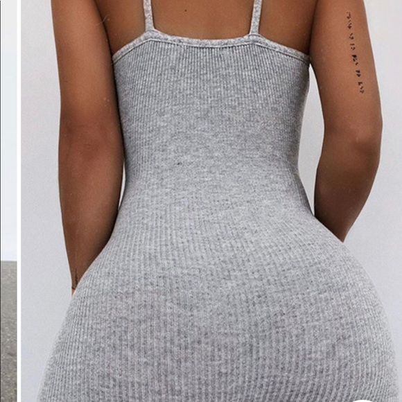 Light grey romper - Picture 3 of 3